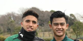 Pratama Arhan (kanan) dan Byron Vasquez, dua pemain asing milik Tokyo Verdy. (Foto: Instagram/@tokyo_verdy)