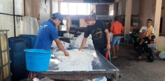 proses pembuatan manisan kolang kaling di tasikmalaya/ foto: istimewa