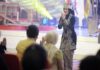 Ketua Dewan Kerajinan Nasional Daerah (Dekranasda) Provinsi Jawa Barat Atalia Praratya Ridwan Kamil saat mengikuti fashion show HUT Dekranas ke-43 di Kota Medan, Selasa (16/5/2023).