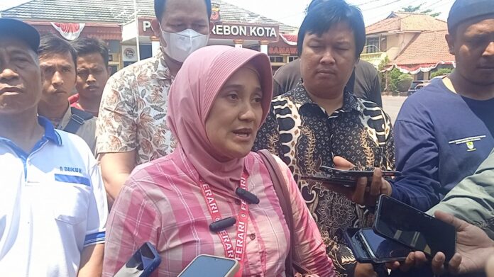 Laporan Tak Ditanggapi, Puluhan PMI Datangi Polres Cirebon Kota
